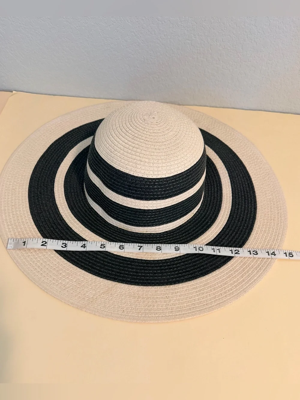 Chic Wide-Brim Striped Sun Hat – Black & Cream
